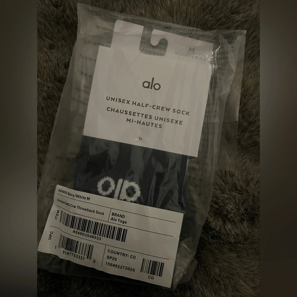 NWT Alo Unisex Half-Crew Throwback Sock Limited Edition Navy/White Size medium